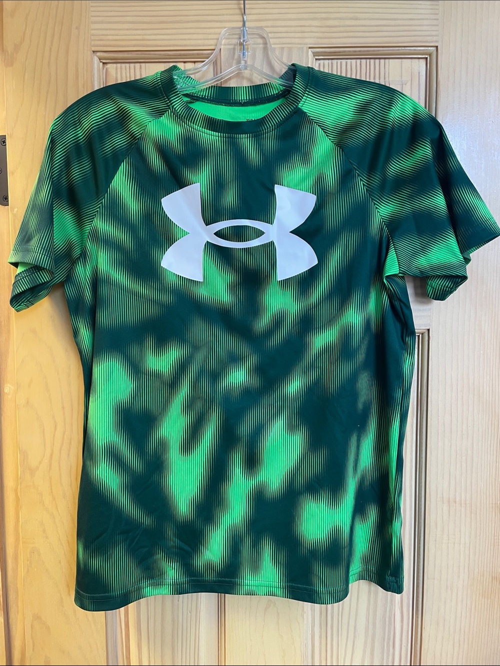 Under Armour Boys Youth Large Green & Black Pattern Short-Sleeve Tee White Logo